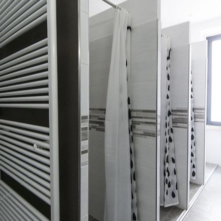 Antica Campione Rooms & Hostel กัมปิโอเน เดล การ์ดา ภายนอก รูปภาพ
